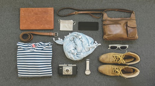 Accessoires de mode posés à plat