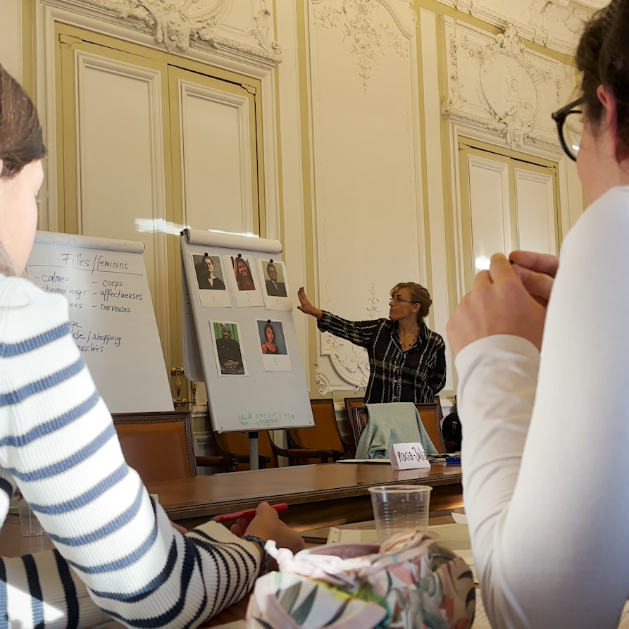 Quelles professions sommes-nous tentés d'associer à tel ou tel portrait photographique?   