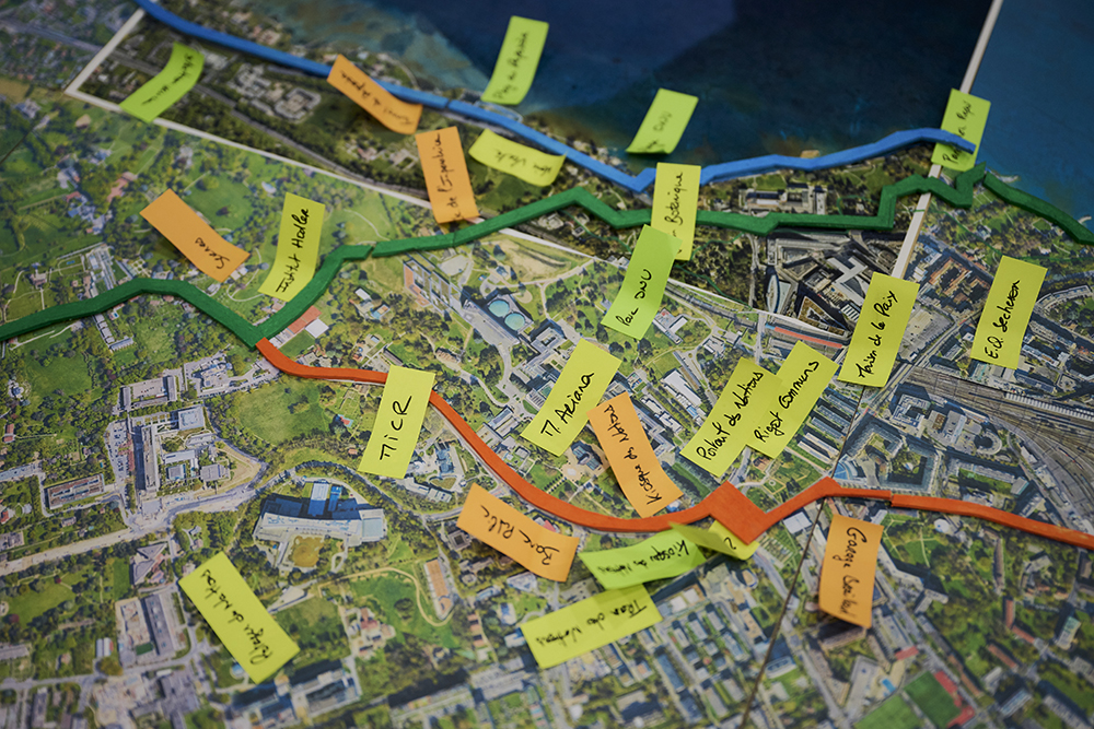 Chroniques du Garage #1 - carte du secteur avec Post-it