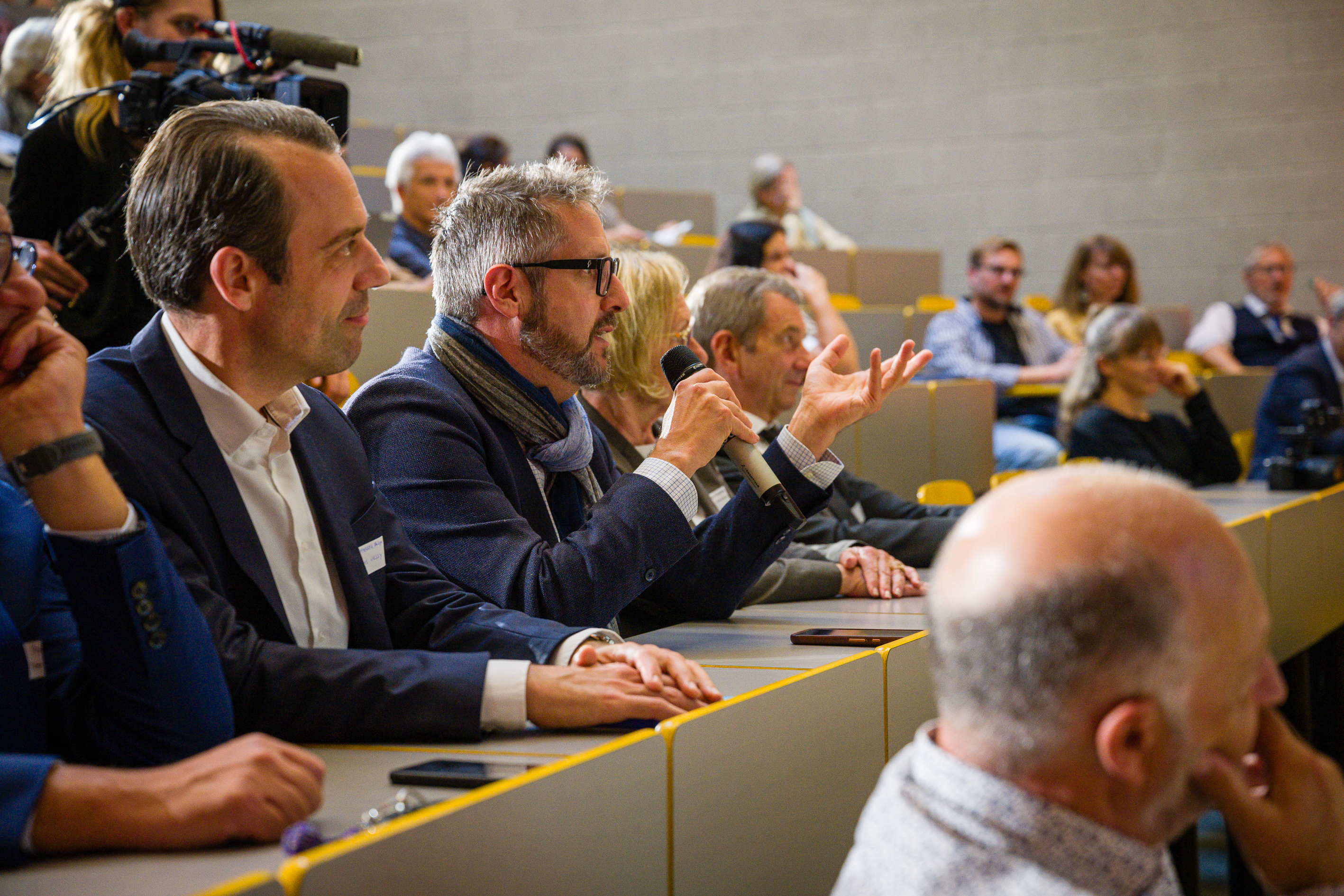 Cérémonie, conférence sur les Fake news et le climat