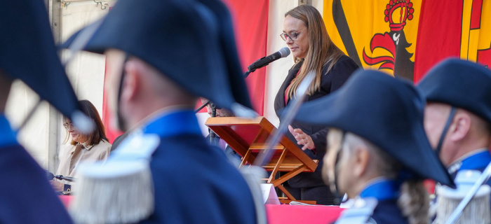 Carole-Anne Kast prononçant son discours 