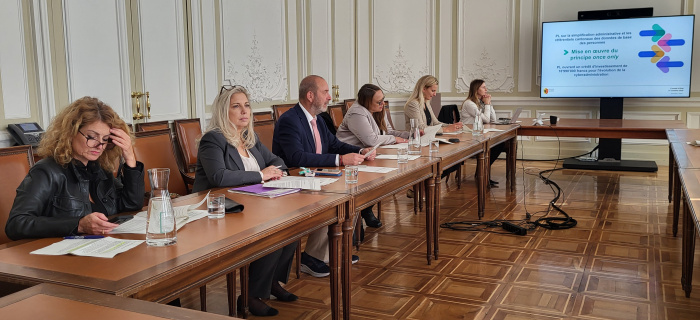 M. Righetti-El Zayadi, N. Fontanet, Th. Apothéloz, C.-A. Kast, D. Bachmann. Photo chancellerie d'Etat