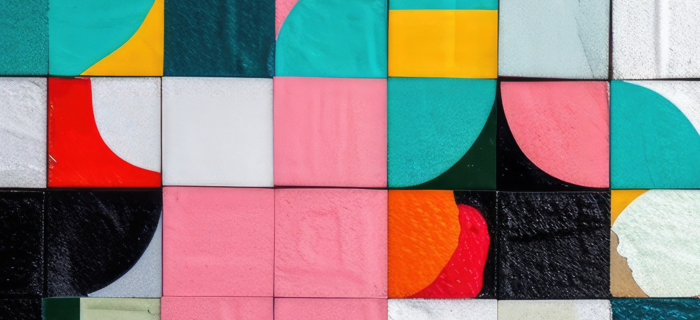 mosaïque de formes diverses aux couleurs vives