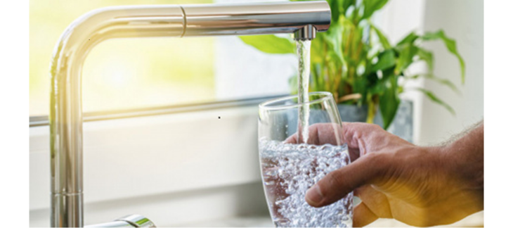 Robinet + verre d'eau