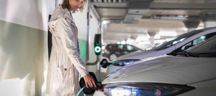 Rechargement d'un véhicule électrique dans un parking collectif