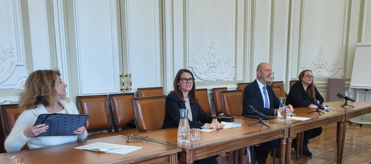 M. Righetti-EL Zayadi, A Hiltpold, Th. Apothéloz, C.-A. Kast. Photo chancellerie d'Etat